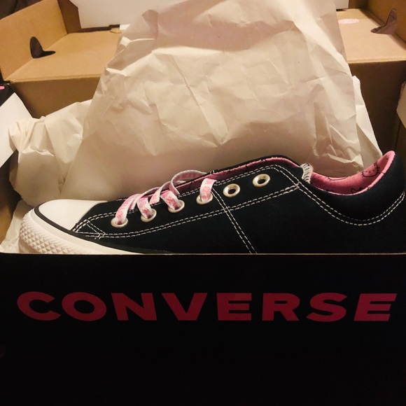 womens hello kitty converse